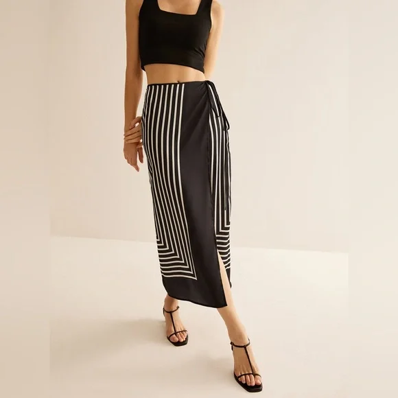 Commense‎ Geometric Pinstripe Satin Wrap Tie Skirt size M/6 - Picture 5 of 6